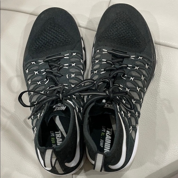Nike Sneakers - Picture 1 of 8